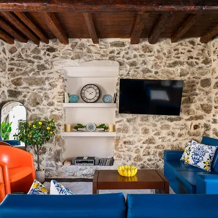 Art House Seaview & Jacuzzi Spartylas Sleeps 4