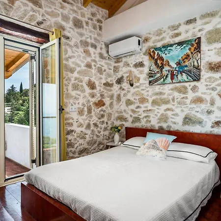 Art House Seaview & Jacuzzi Spartylas Sleeps 4 Corfu (city)
