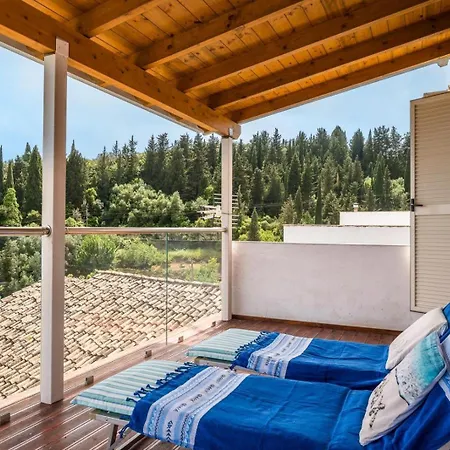 Art House Seaview & Jacuzzi Spartylas Sleeps 4 * Corfu (city)