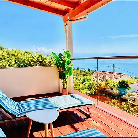 Art House Seaview & Jacuzzi Spartylas Sleeps 4 * Corfu (city)